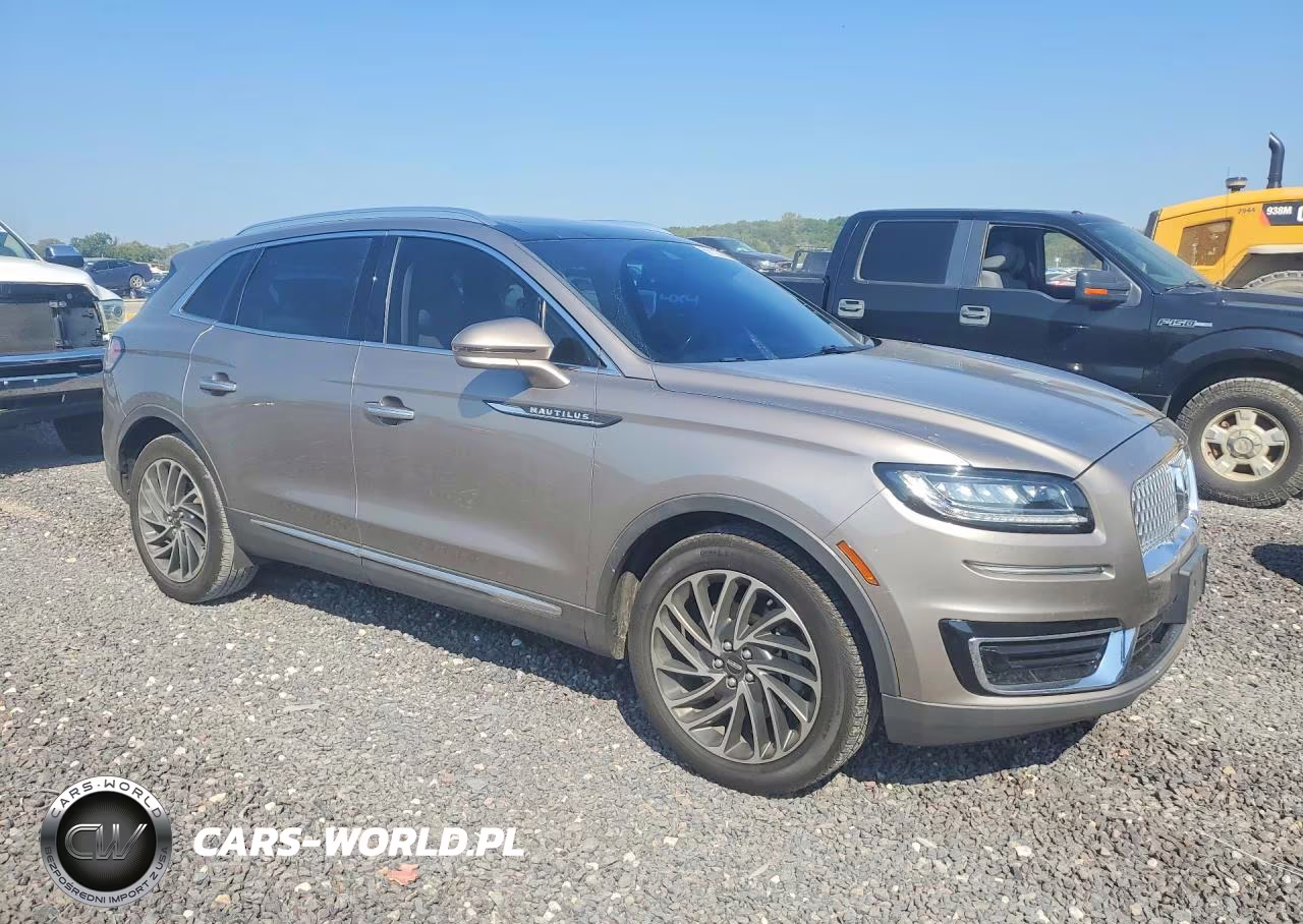 2019 Lincoln Nautilus Reserve VIN:2LMPJ8L9XKBL17483 - 4