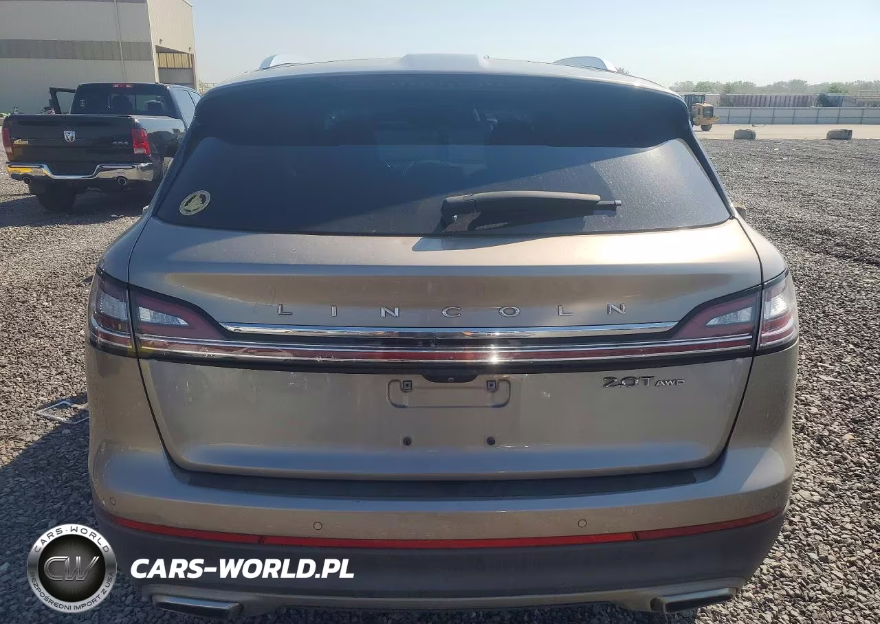 2019 Lincoln Nautilus Reserve VIN:2LMPJ8L9XKBL17483 - 6