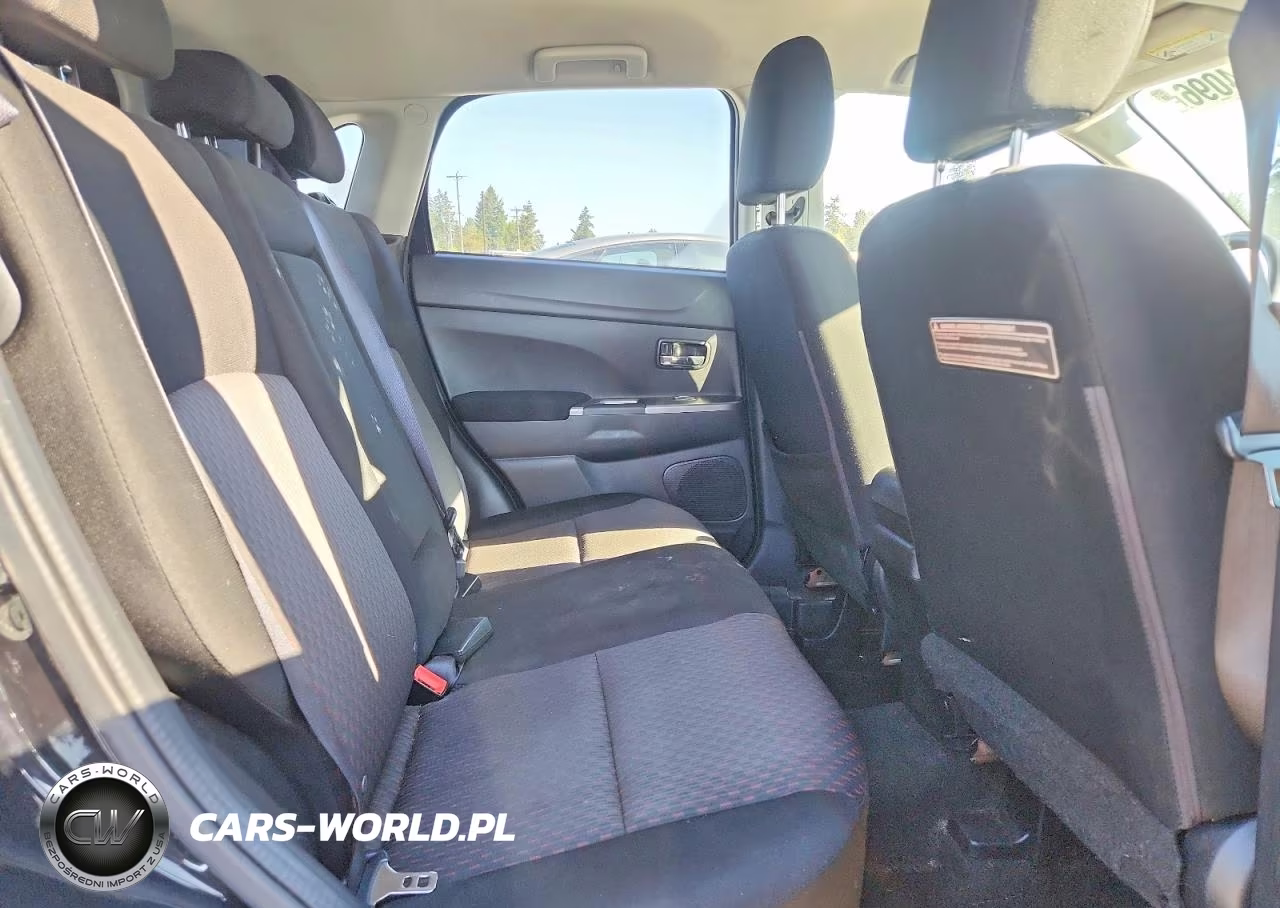 2018 Mitsubishi Outlander Sport Es VIN:JA4AR3AU7JZ005507 - 11