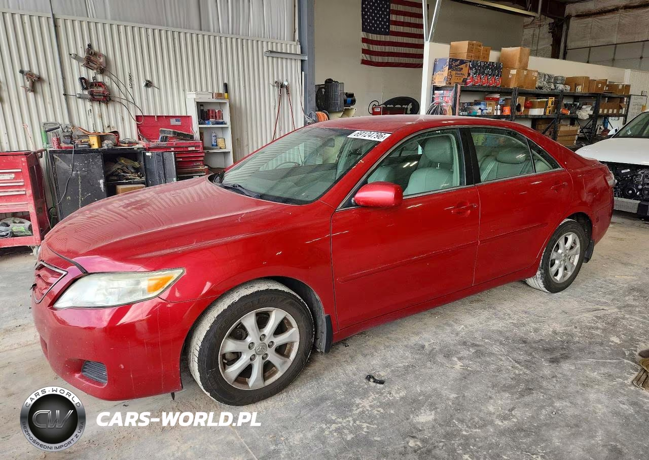2011 Toyota Camry Le – zdjęcie 1 z 12