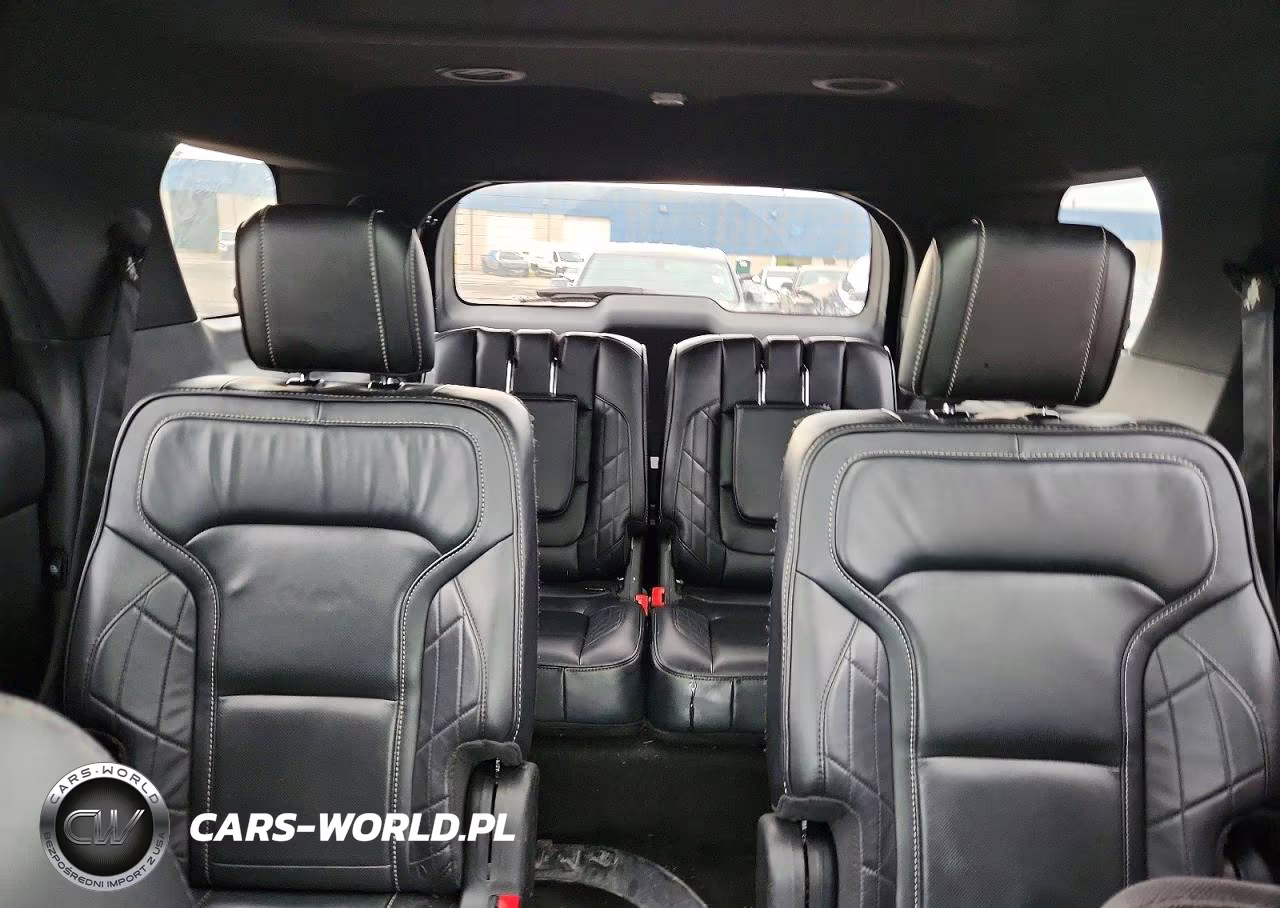 2017 Ford Explorer Platinum VIN:1FM5K8HT0HGC76142 - 10