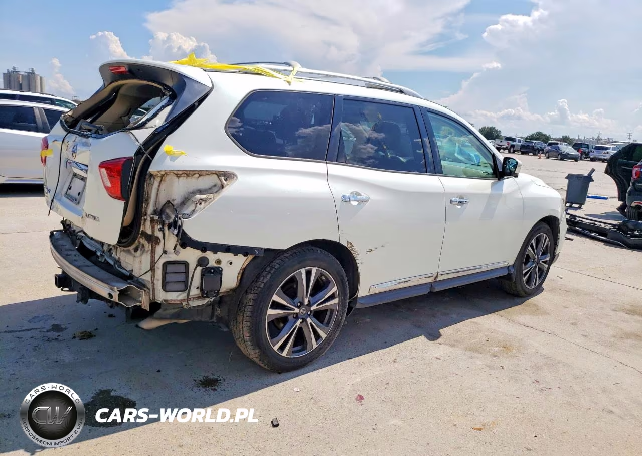 2017 Nissan Pathfinder Platinum VIN:5N1DR2MN1HC625120 - 3