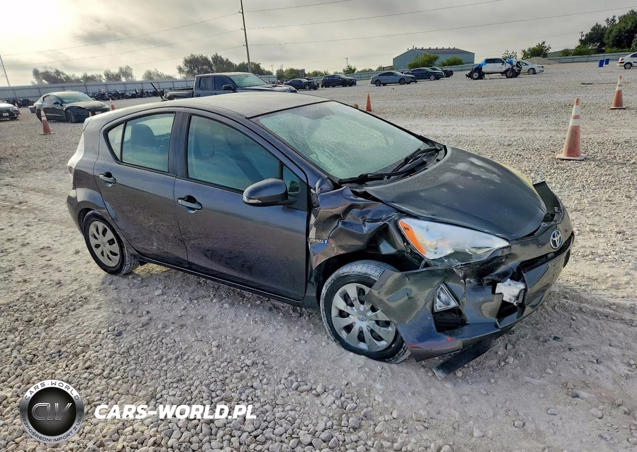 2014 Toyota Prius C One VIN:JTDKDTB34E1561566 - 4