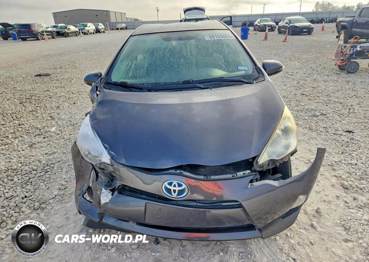 2014 Toyota Prius C One VIN:JTDKDTB34E1561566 - 5