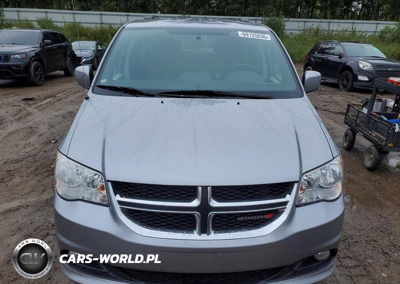 2017 Dodge Grand Caravan Sxt VIN:2C4RDGCG8HR749174 - 5