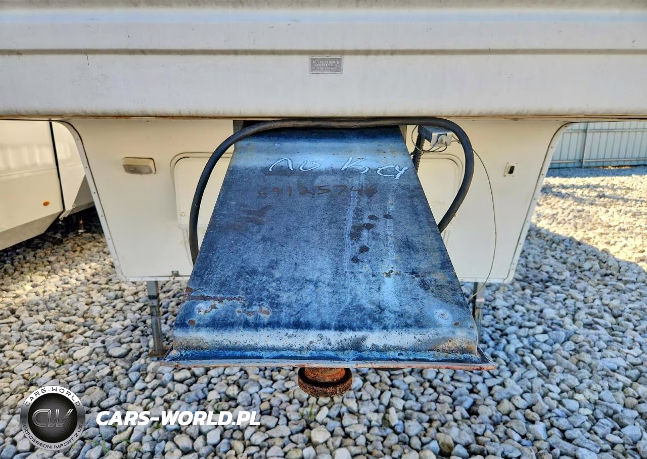 2004 Fleetwood Enterprises (Prowler Fleetwood Enterprises, Inc. (P VIN:1EC5F362044281210 - 8