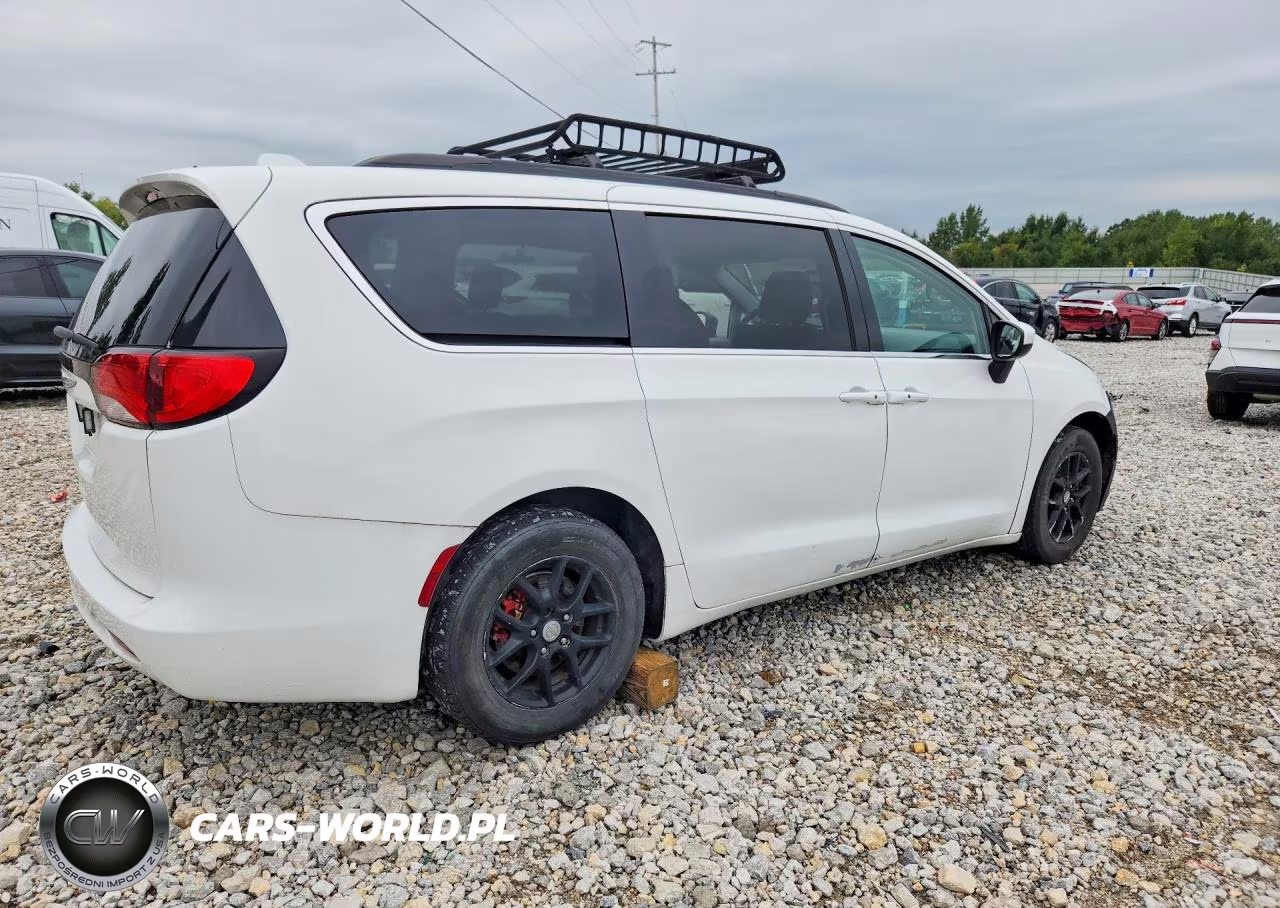 2020 Chrysler Voyager Lxi VIN:2C4RC1DG3LR144437 - 3
