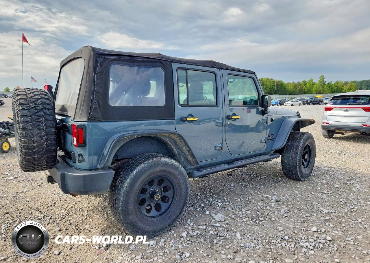2015 Jeep Wrangler Unlimited Sport VIN:1C4BJWDG1FL774197 - 3