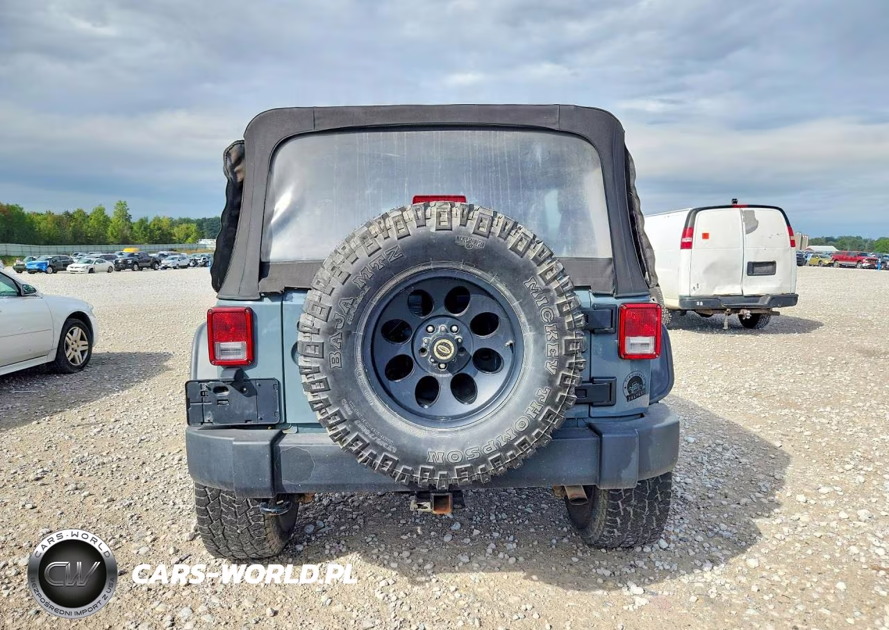 2015 Jeep Wrangler Unlimited Sport VIN:1C4BJWDG1FL774197 - 6