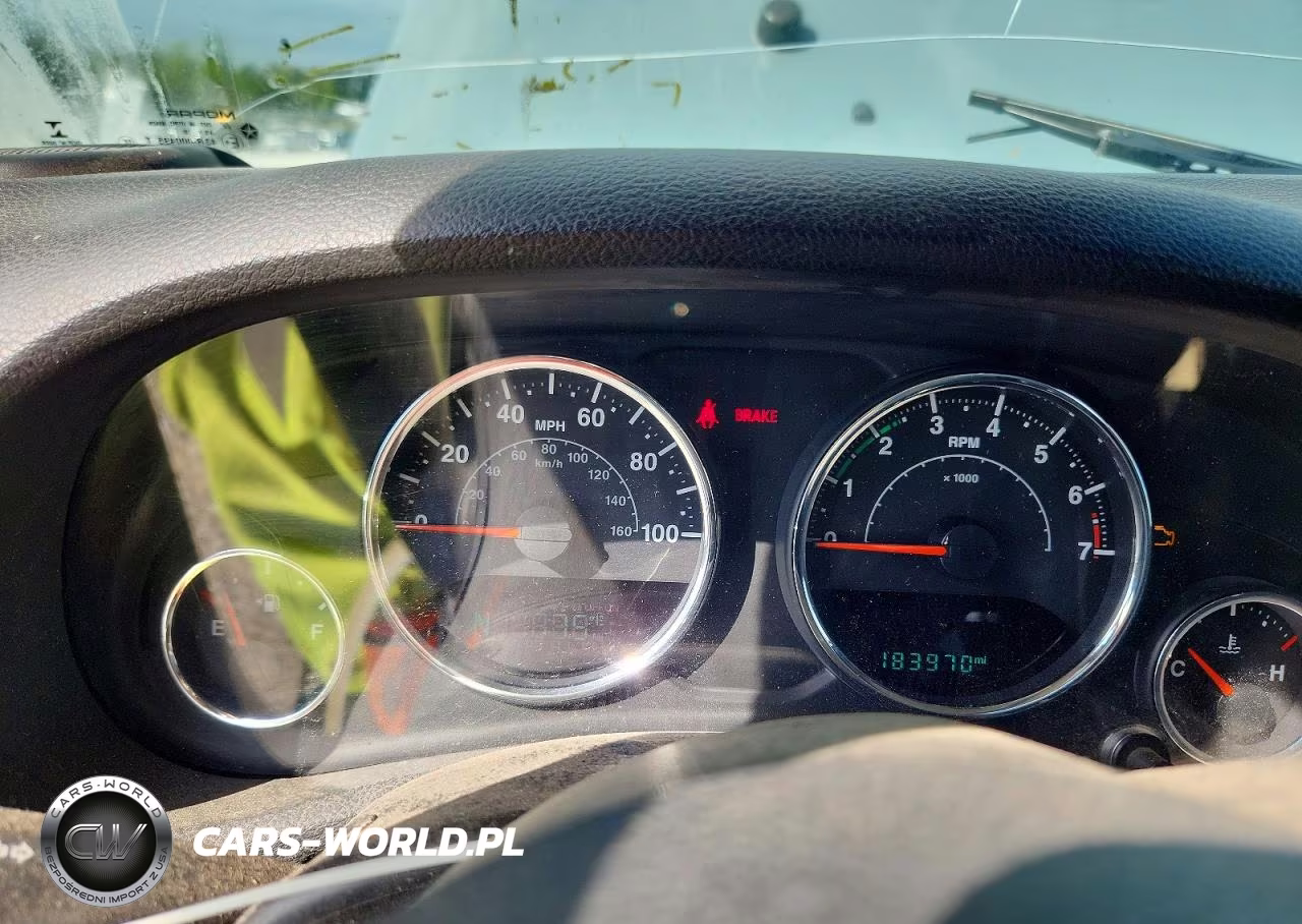 2015 Jeep Wrangler Unlimited Sport VIN:1C4BJWDG1FL774197 - 9