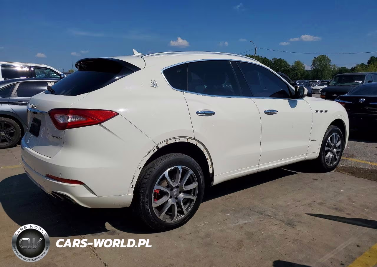 2018 Maserati Levante Luxury VIN:ZN661XUL8JX268516 - 3