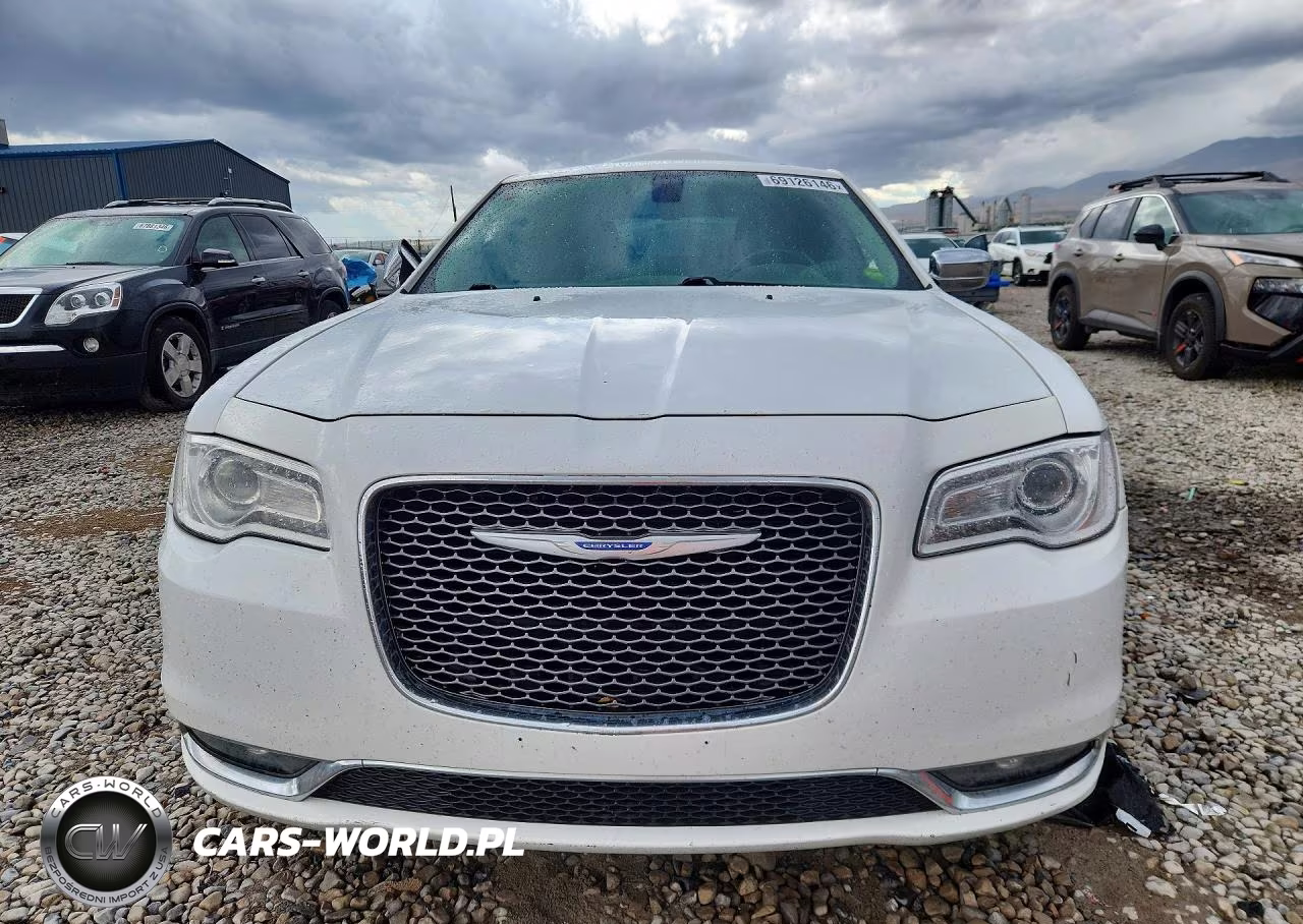 2019 Chrysler 300 Limited VIN:2C3CCAEG4KH564611 - 5
