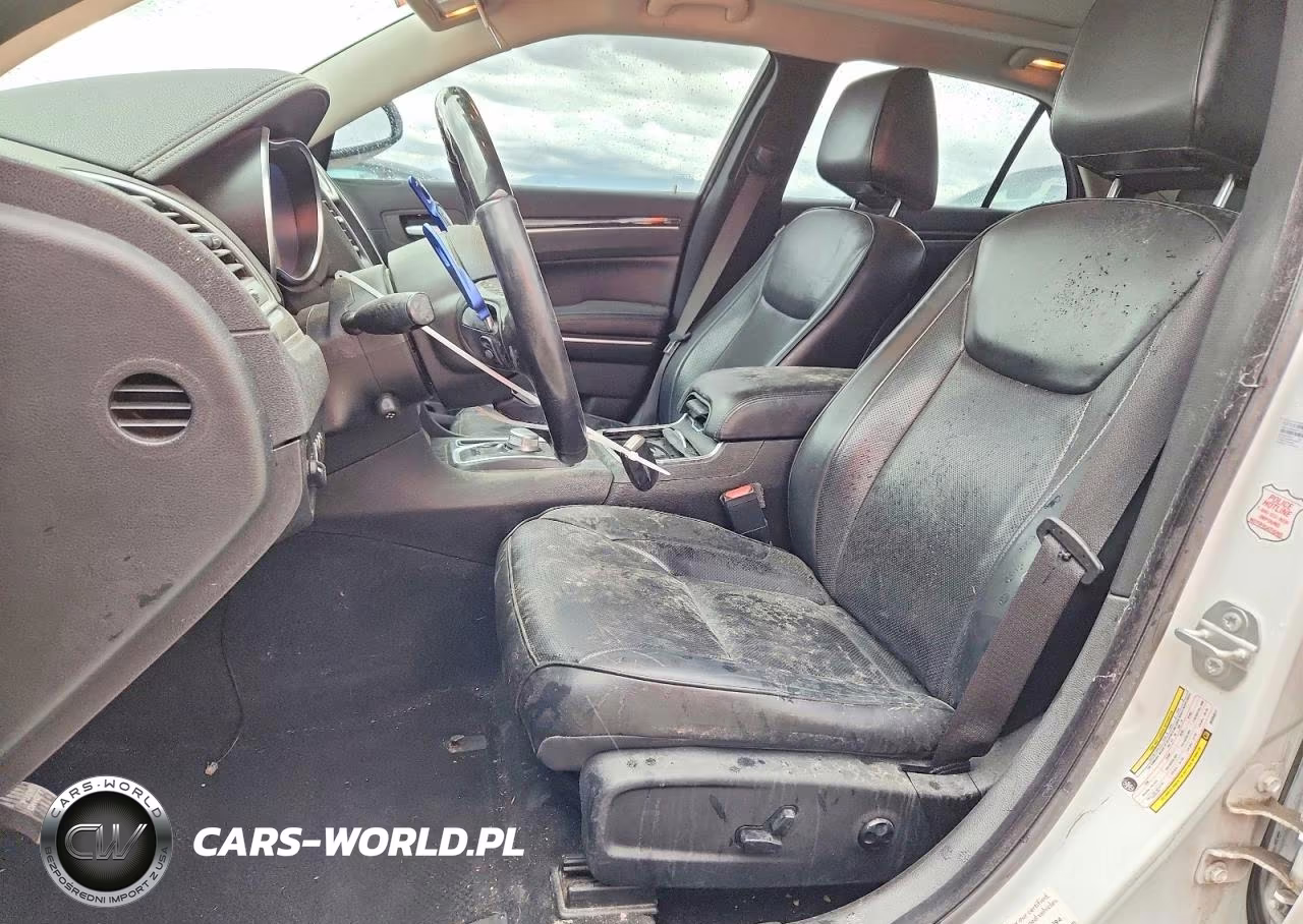 2019 Chrysler 300 Limited VIN:2C3CCAEG4KH564611 - 7