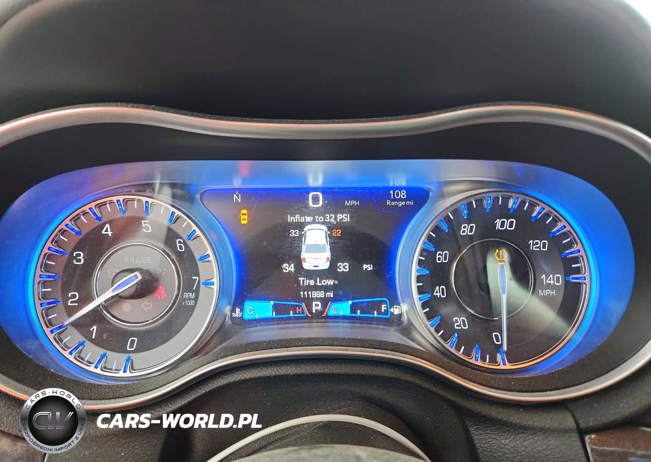 2019 Chrysler 300 Limited VIN:2C3CCAEG4KH564611 - 9