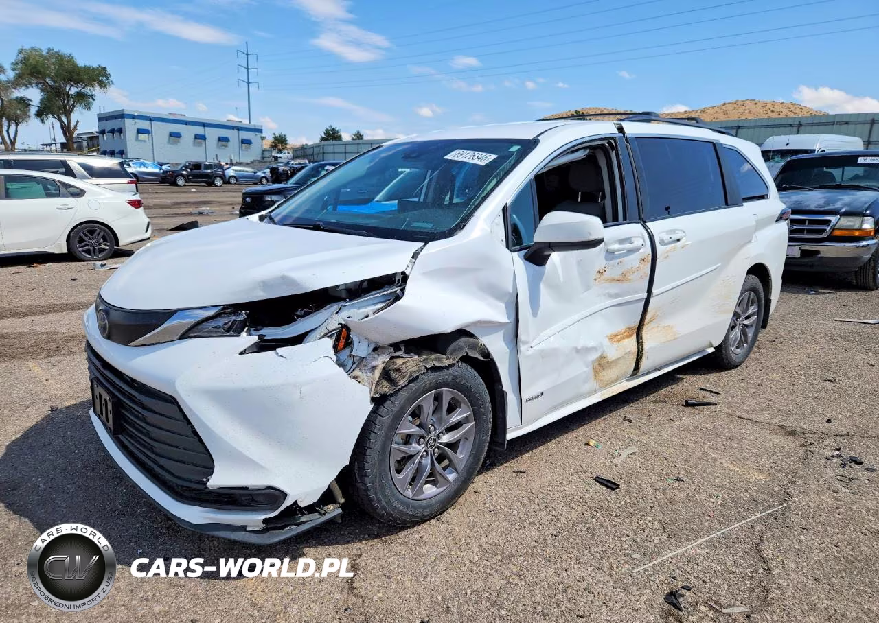 2021 Toyota Sienna Le