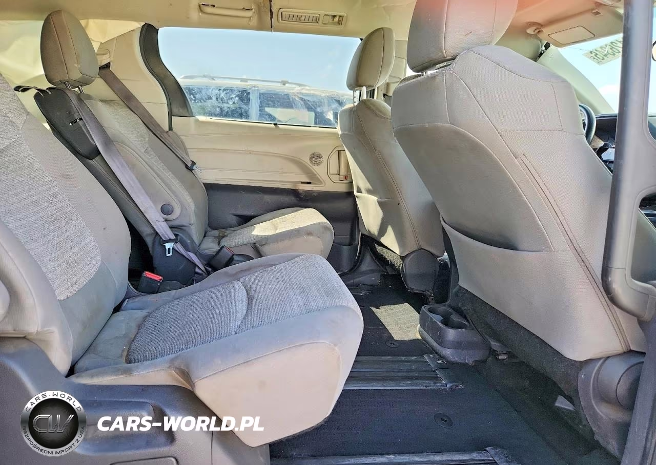 2021 Toyota Sienna Le VIN:5TDKSKFC1MS032104 - 11