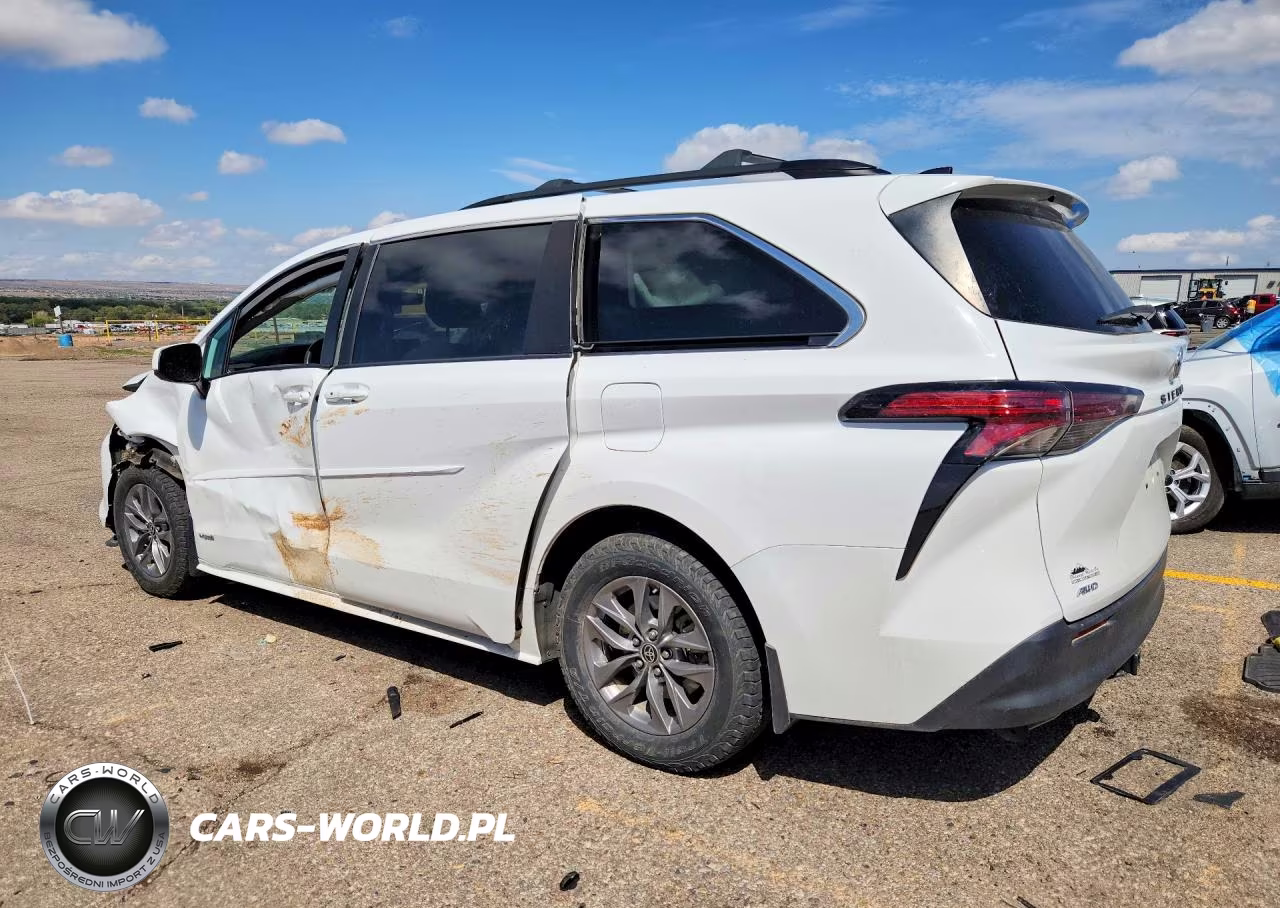 2021 Toyota Sienna Le VIN:5TDKSKFC1MS032104 - 2