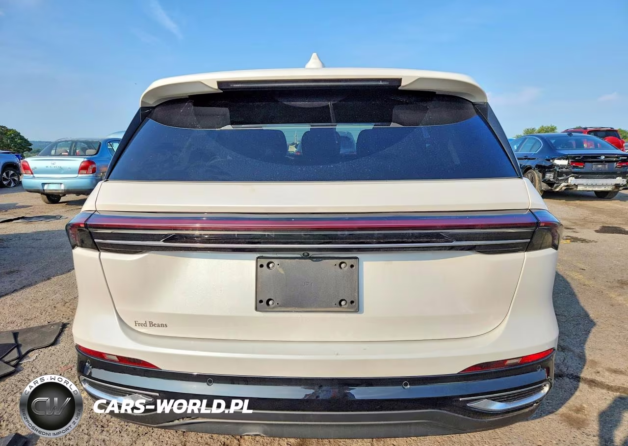 2024 Lincoln Nautilus Premiere VIN:5LMPJ8J4XRJ868325 - 6