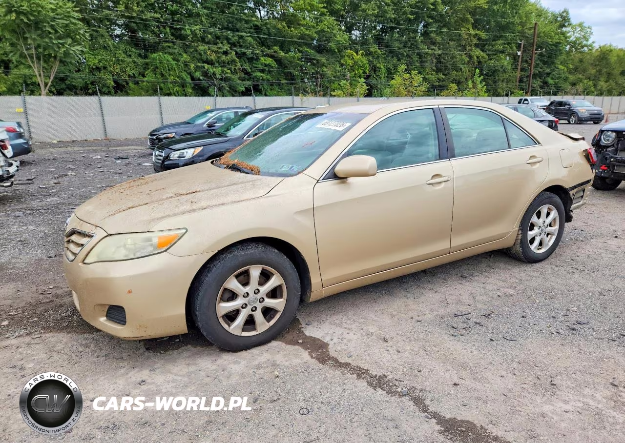 2011 Toyota Camry Le – zdjęcie 1 z 12