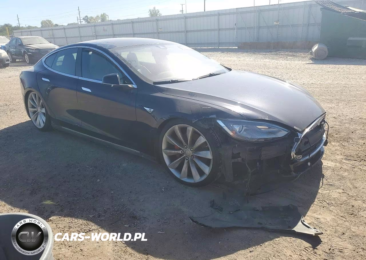 2014 Tesla Model S VIN:5YJSA1H26EFP63263 - 4