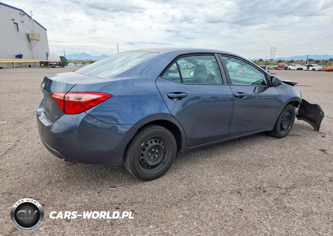 2019 Toyota Corolla Le VIN:2T1BURHEXKC228131 - 3