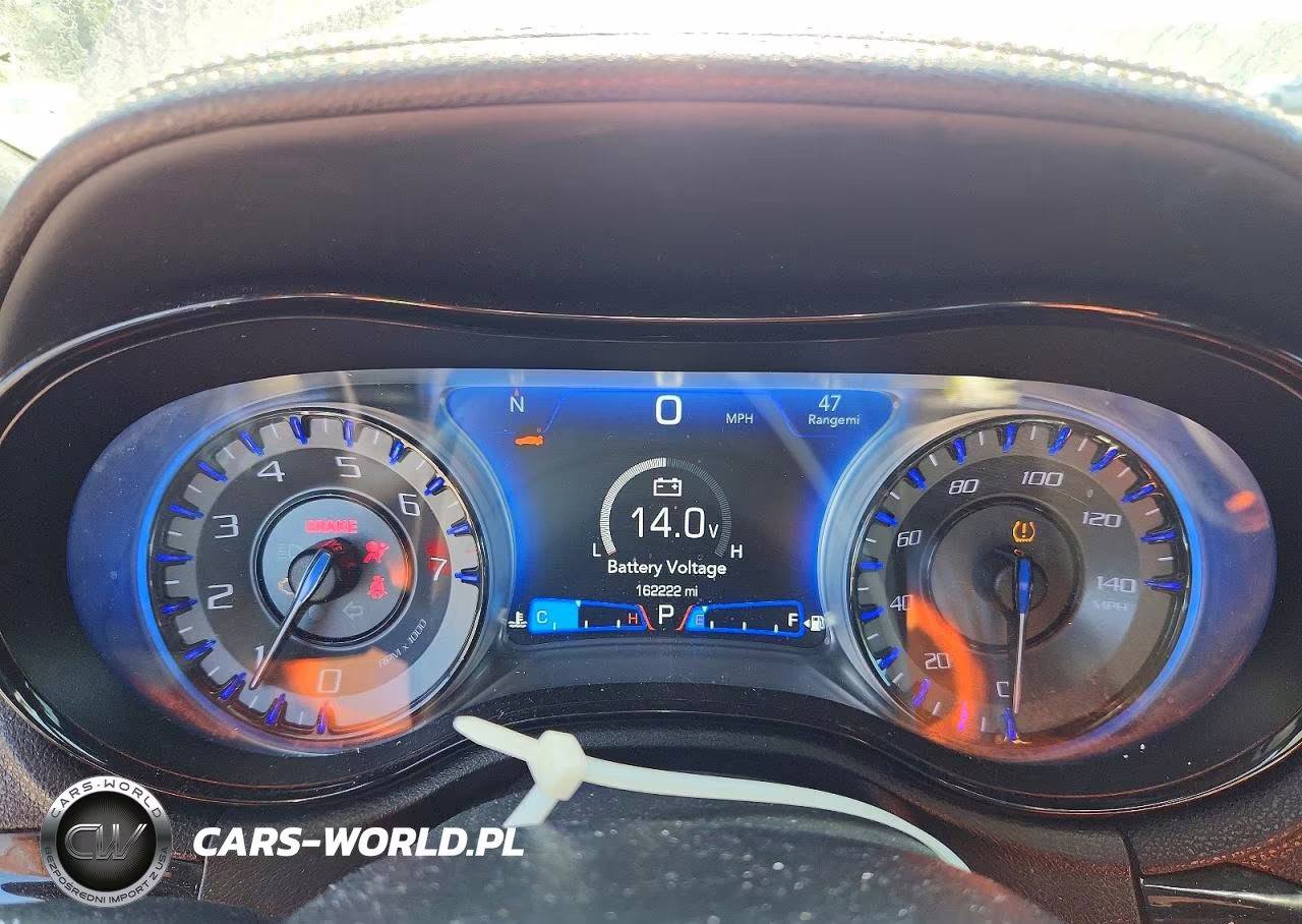 2019 Chrysler 300 S VIN:2C3CCABG4KH589707 - 9