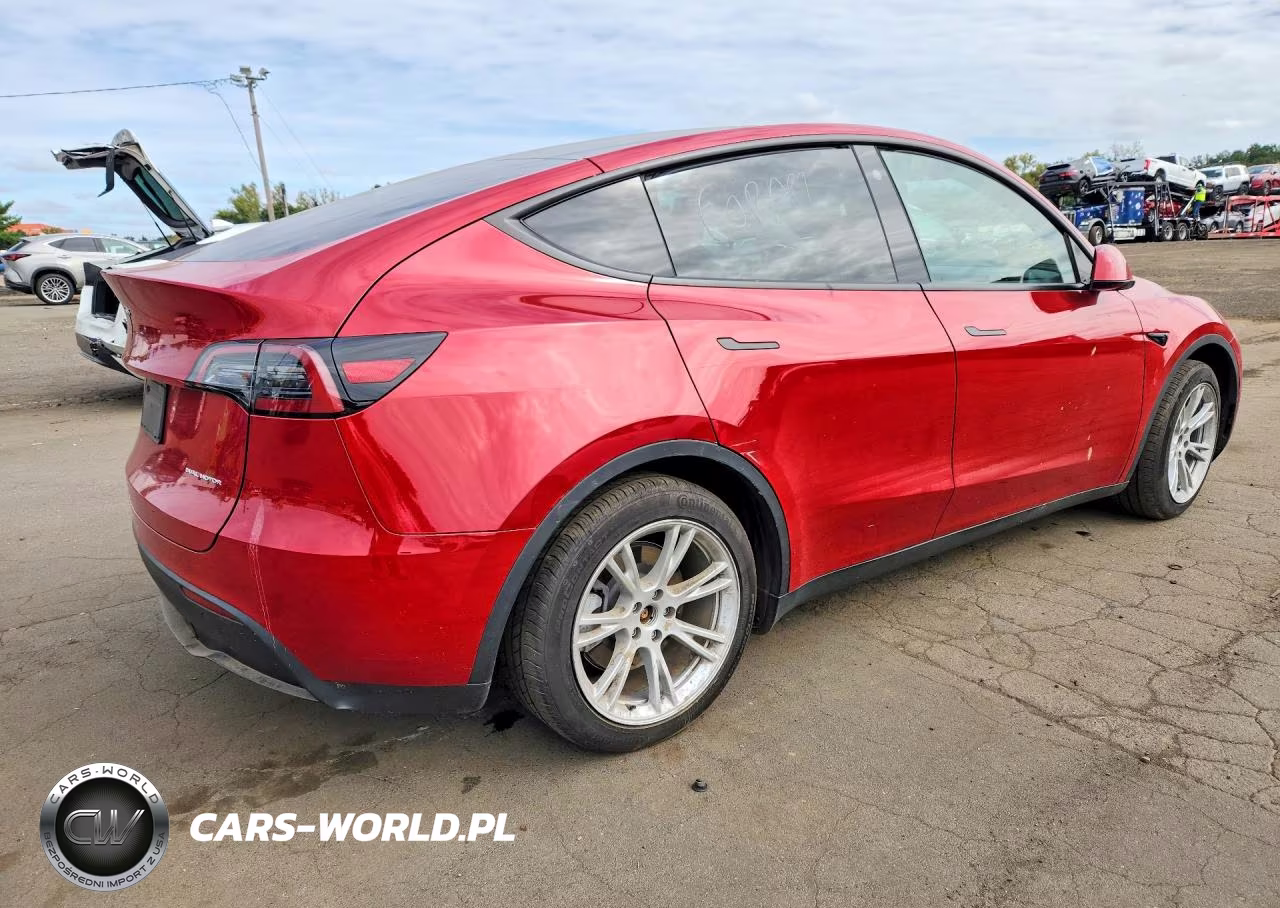 2023 Tesla Model Y VIN:7SAYGDEE5PA107048 - 3