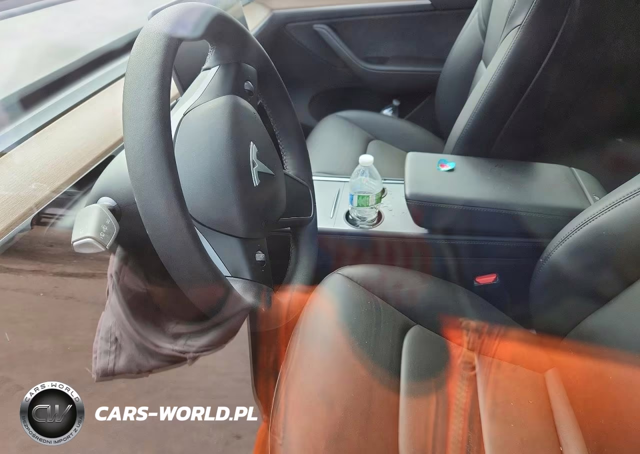 2023 Tesla Model Y VIN:7SAYGDEE5PA107048 - 7