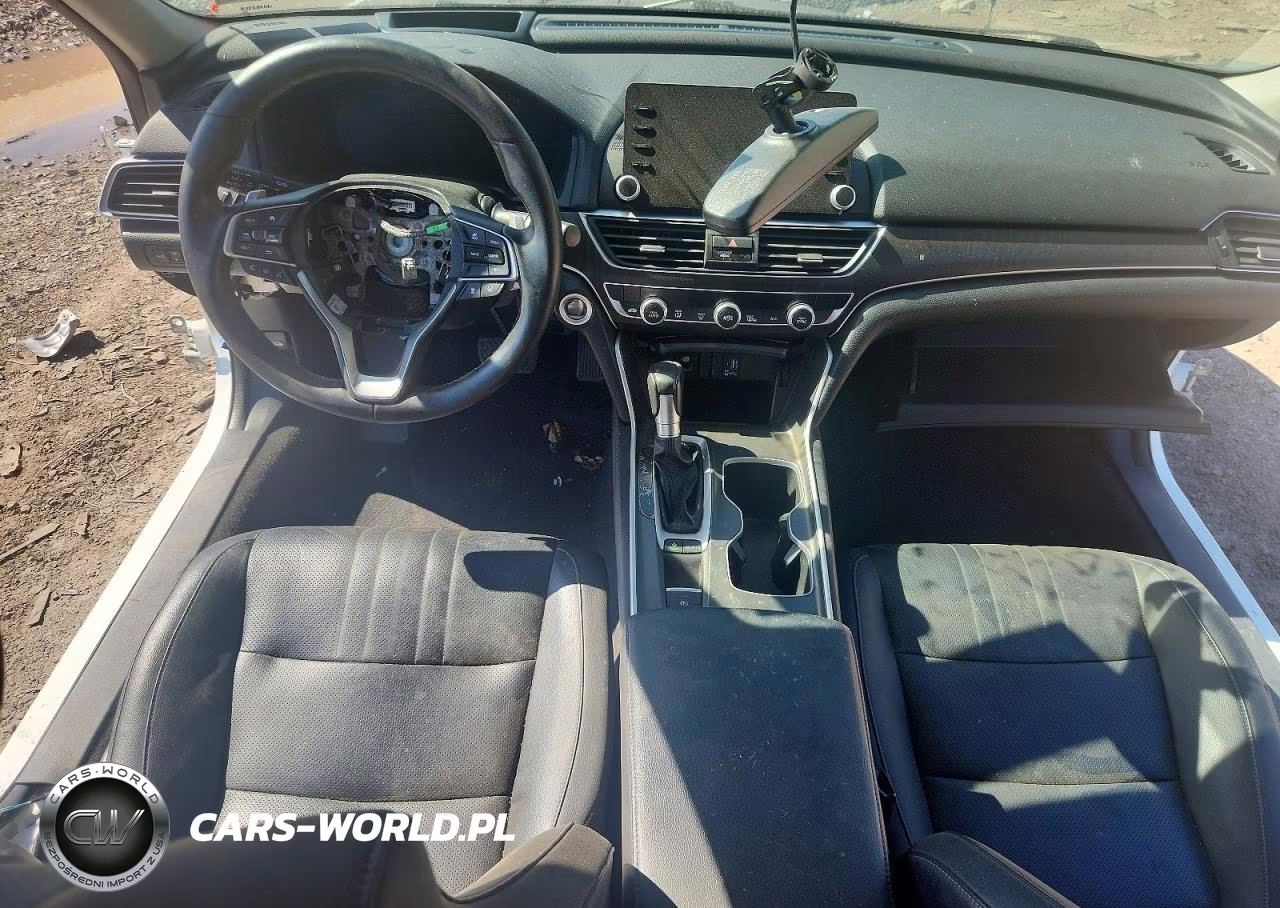 2018 Honda Accord Touring VIN:1HGCV1F99JA064089 - 8