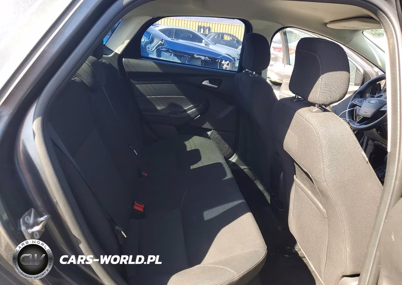 2018 Ford Focus Se VIN:1FADP3FE9JL241160 - 10