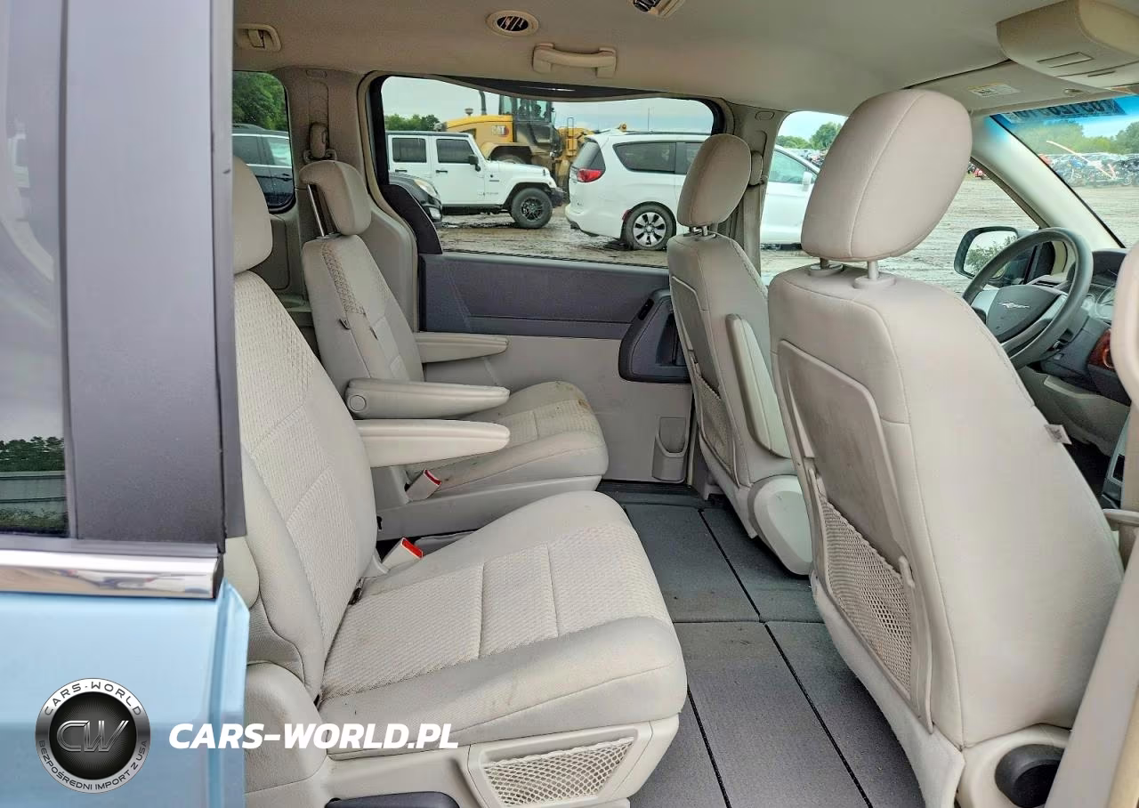 2009 Chrysler Town & Country Lx VIN:2A8HR44E39R573590 - 11