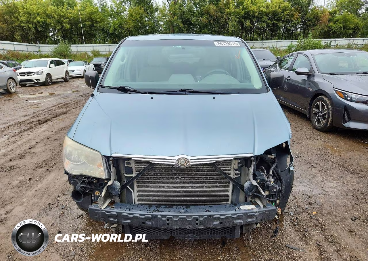 2009 Chrysler Town & Country Lx VIN:2A8HR44E39R573590 - 5