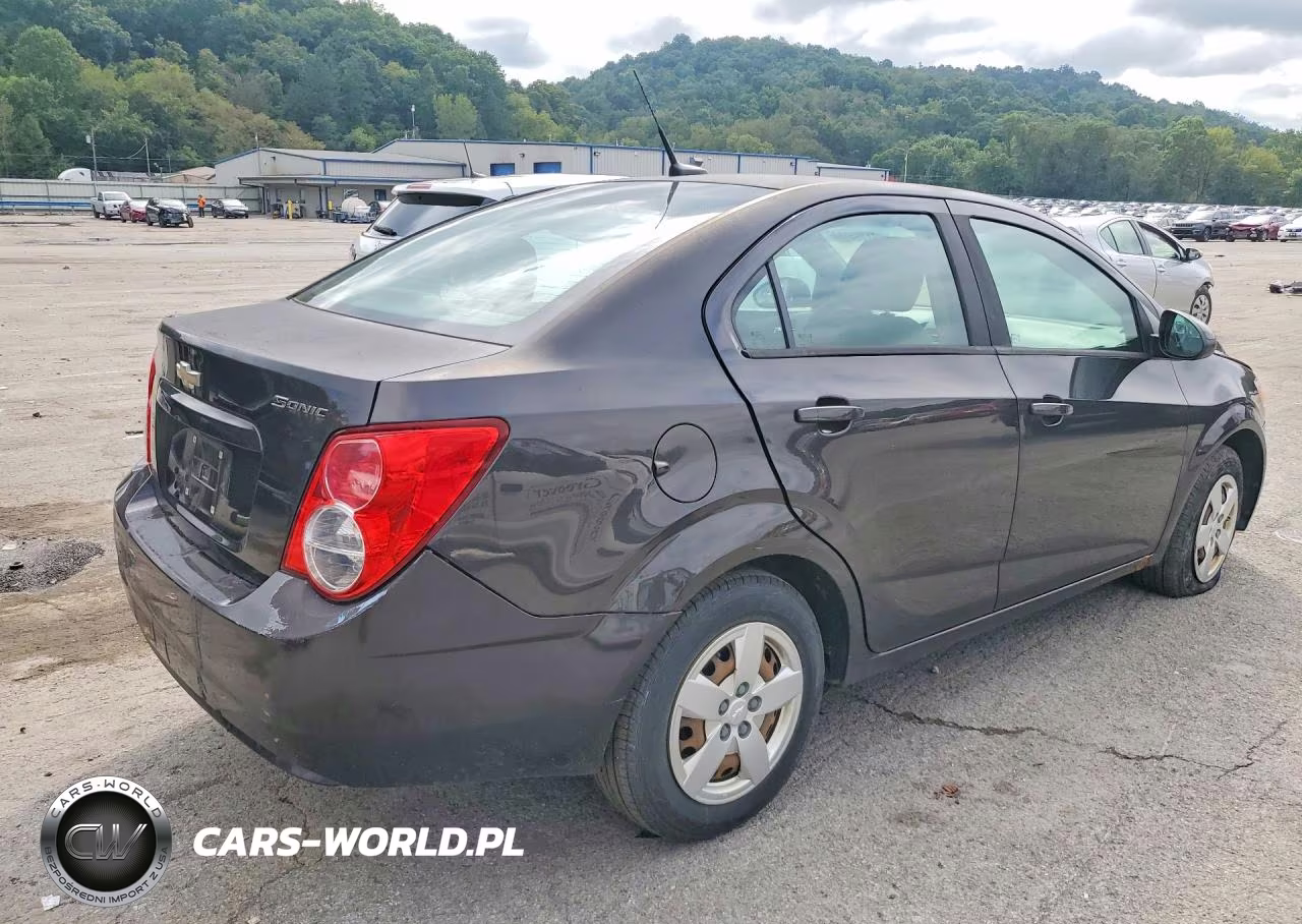 2013 Chevrolet Sonic Ls VIN:1G1JA5SG2D4206288 - 3
