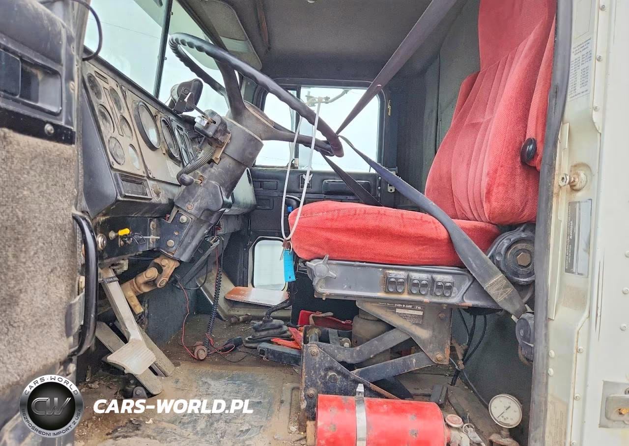 1993 International 9000 9400 VIN:2HSFHJ2R1PC065664 - 7
