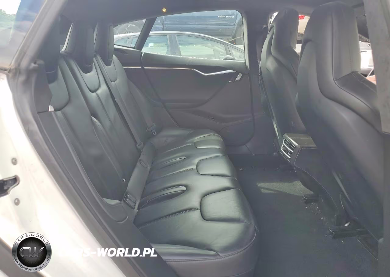 2015 Tesla Model S VIN:5YJSA1E22FF105946 - 10