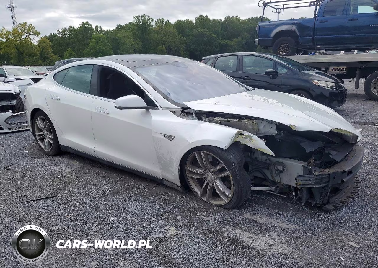 2015 Tesla Model S VIN:5YJSA1E22FF105946 - 4