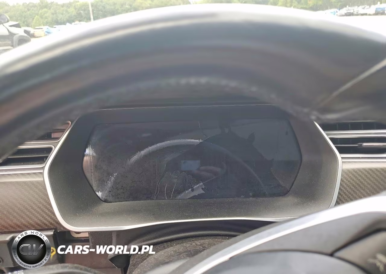 2015 Tesla Model S VIN:5YJSA1E22FF105946 - 9