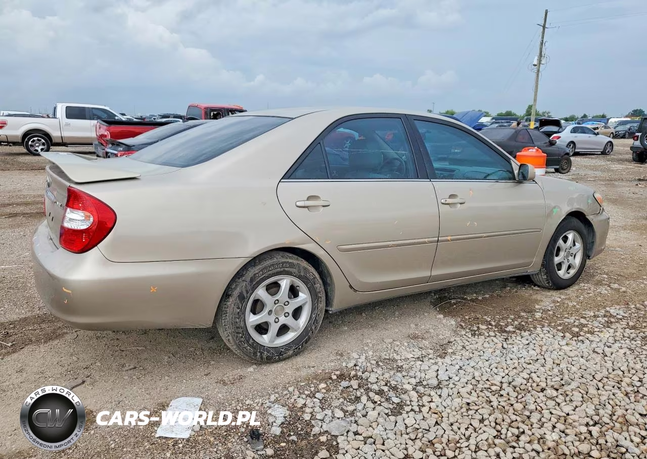 2004 Toyota Camry Le VIN:4T1BE32K54U330625 - 3