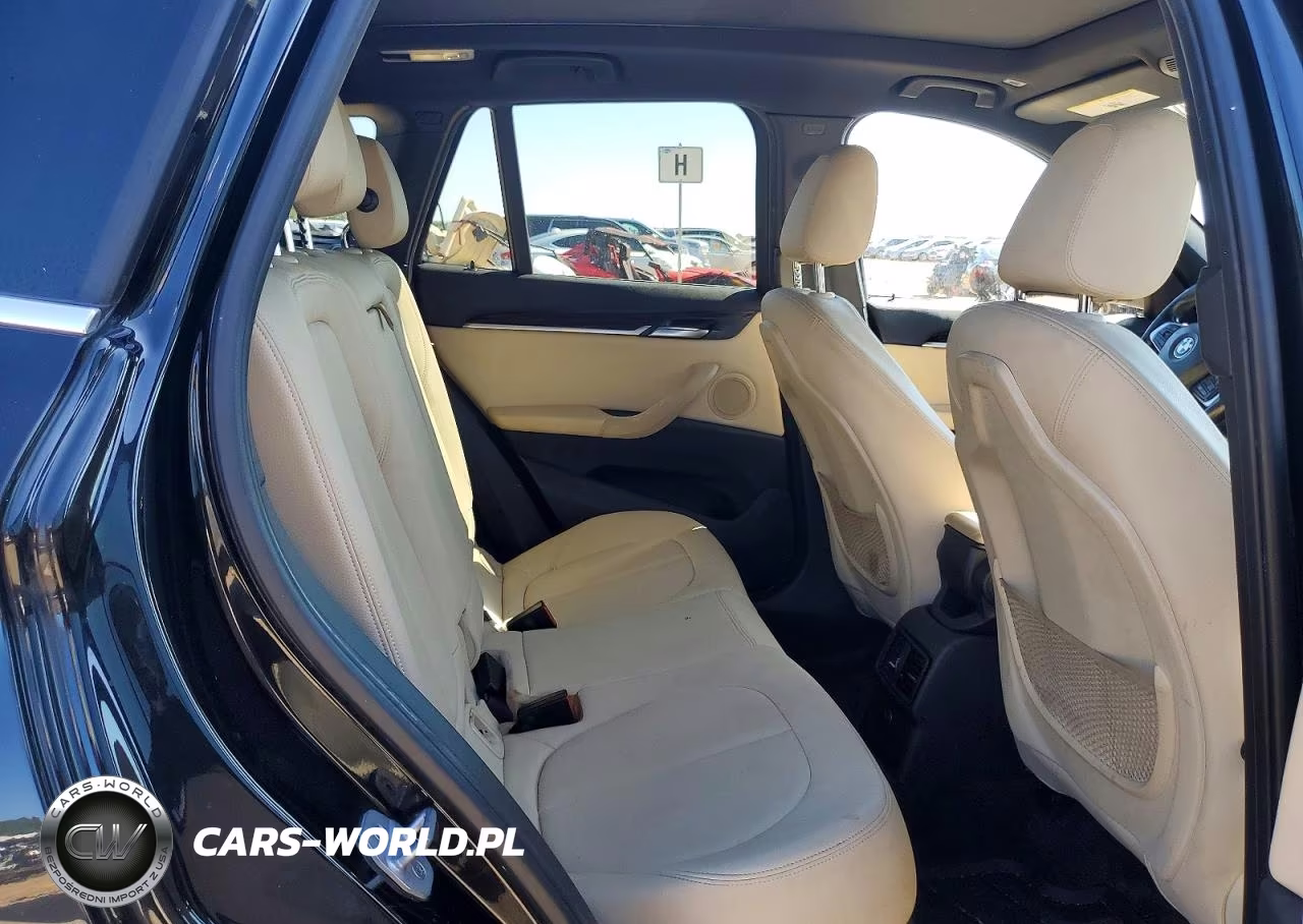 2018 BMW X1 xDrive28I VIN:WBXHT3C35J5F93057 - 10