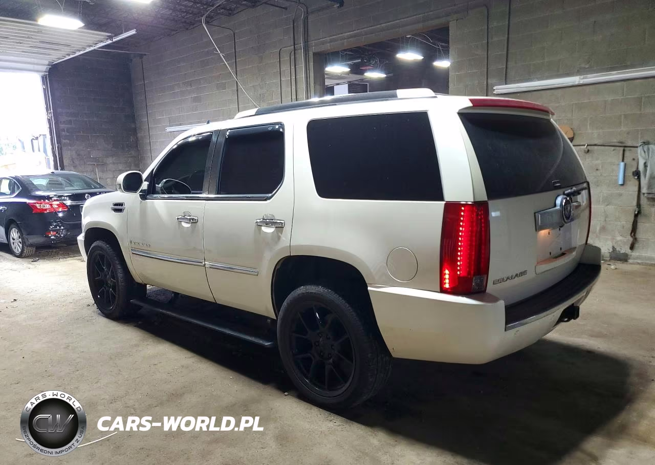 2007 Cadillac Escalade Luxury VIN:1GYFK63847R167163 - 2