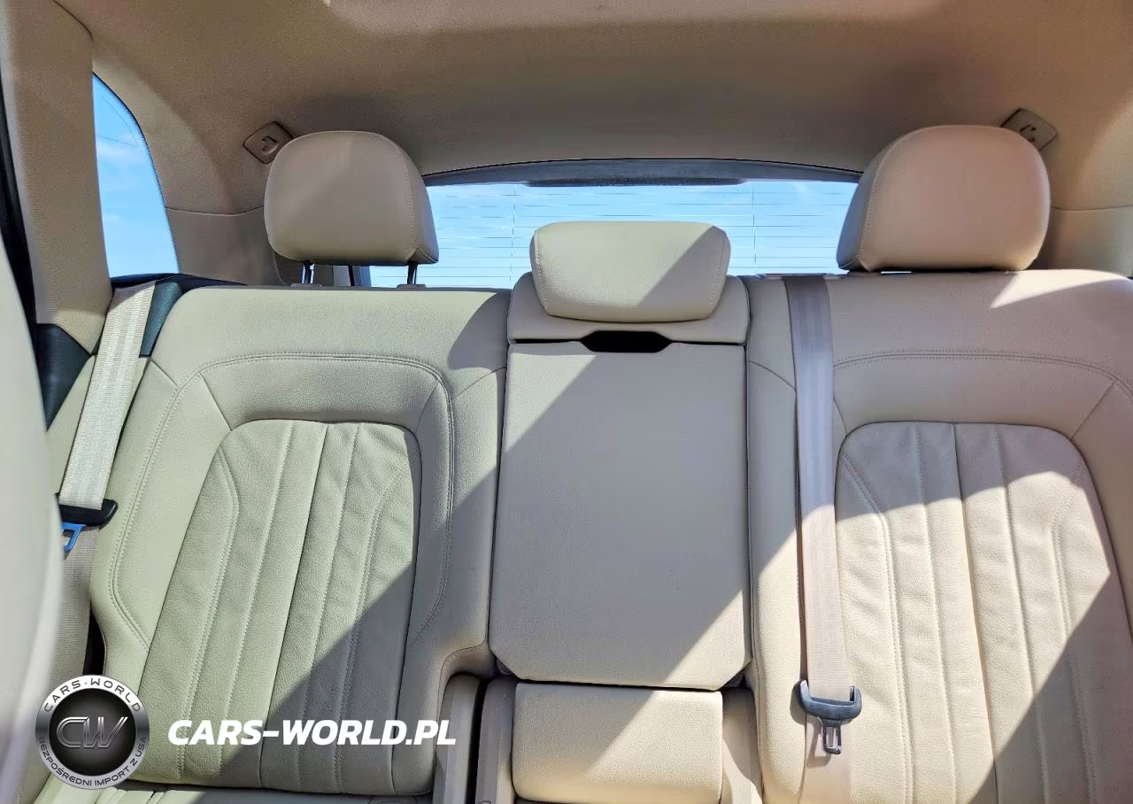 2018 Audi Q5 Premium Plus VIN:WA1BNAFY0J2013635 - 10