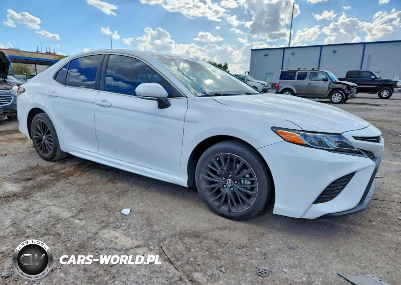 2018 Toyota Camry Se VIN:4T1B11HKXJU631572 - 4