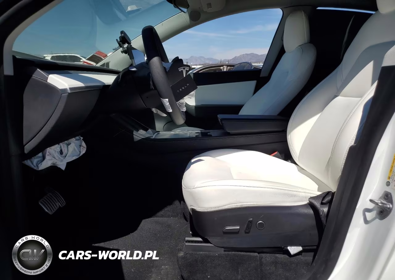 2022 Tesla Model Y VIN:7SAYGDEF7NF490029 - 7