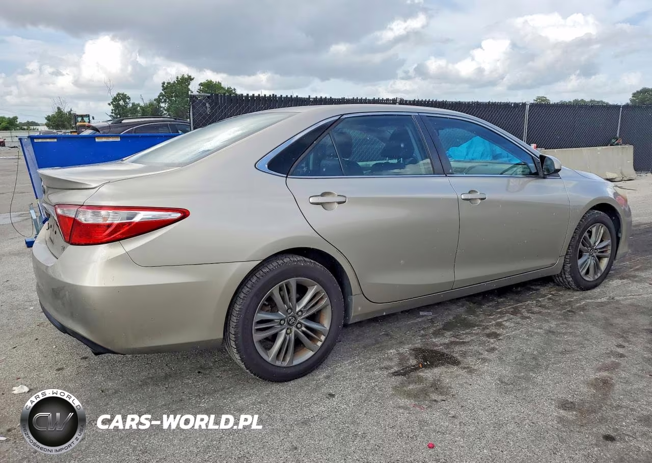 2017 Toyota Camry Se VIN:4T1BF1FK1HU299648 - 3