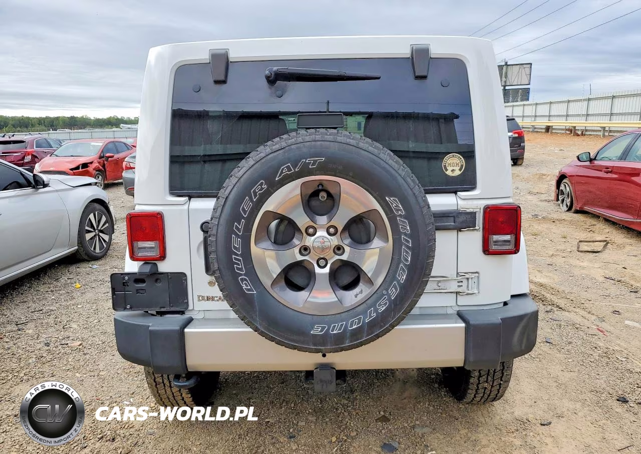 2017 Jeep Wrangler Unlimited Sahara VIN:1C4BJWEG5HL662536 - 6
