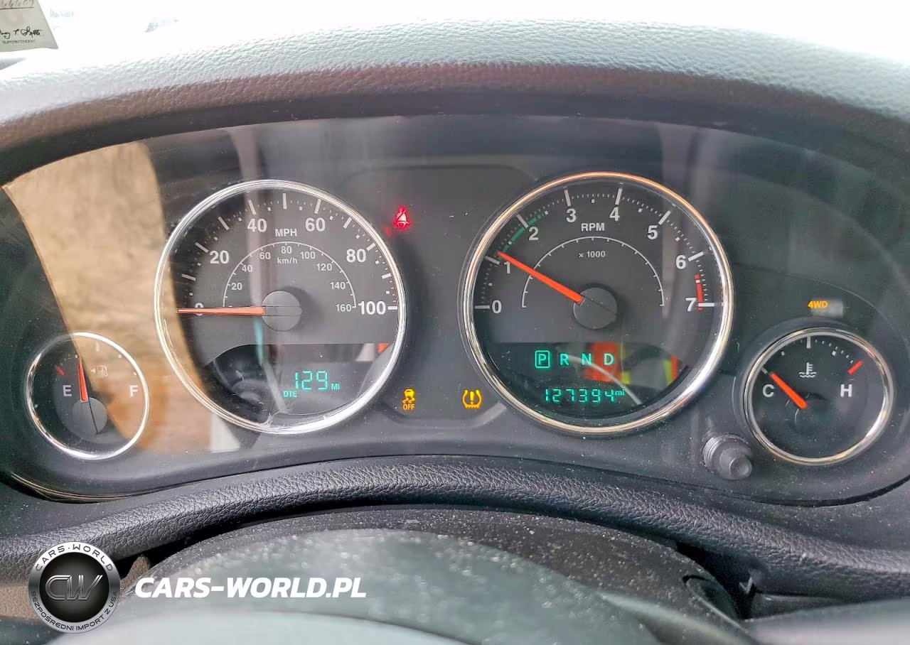 2017 Jeep Wrangler Unlimited Sahara VIN:1C4BJWEG5HL662536 - 9