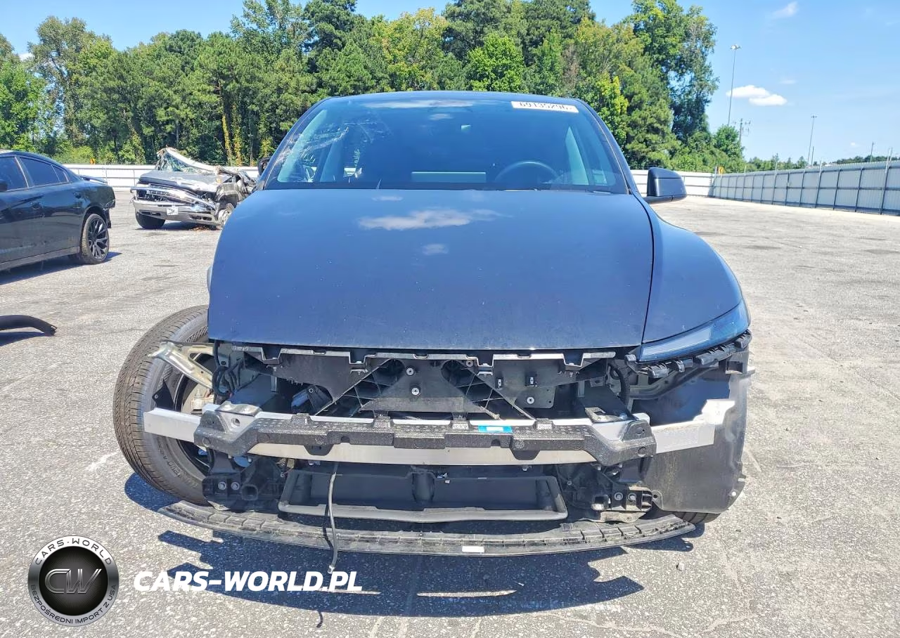 2026 Tesla Model Y VIN:7SAYGDED1TA603952 - 5