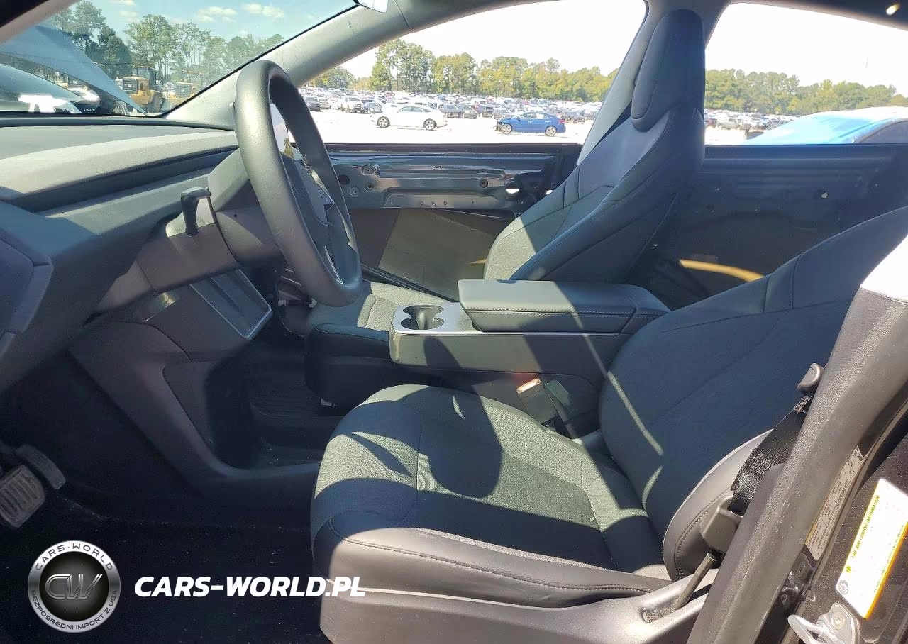 2026 Tesla Model Y VIN:7SAYGDED1TA603952 - 7