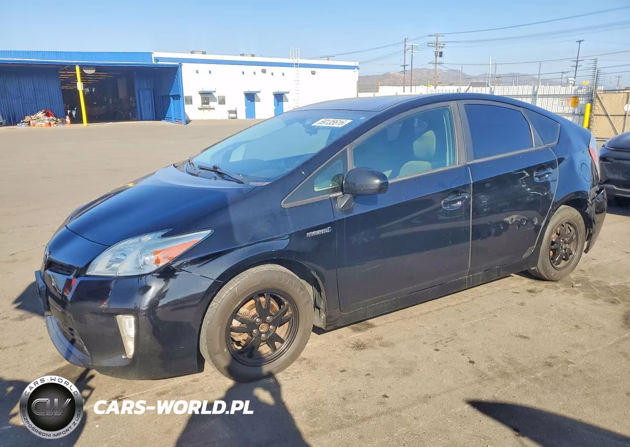2014 Toyota Prius Two VIN:JTDKN3DUXE1761113 - 1