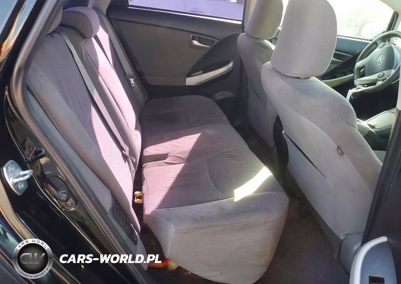 2014 Toyota Prius Two VIN:JTDKN3DUXE1761113 - 10